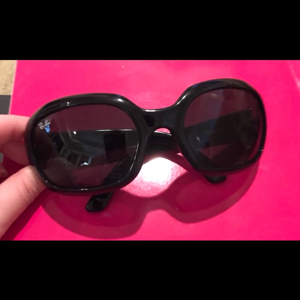 Black Ray Bans